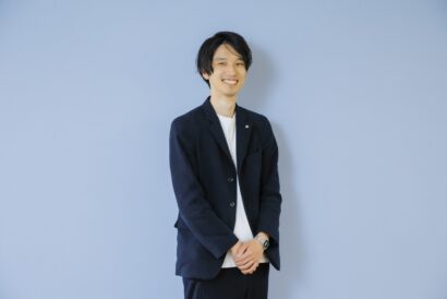 【社員インタビュー】小学校職員からエンジニアへ——未経験・異業種転職で大切にしてきたこと